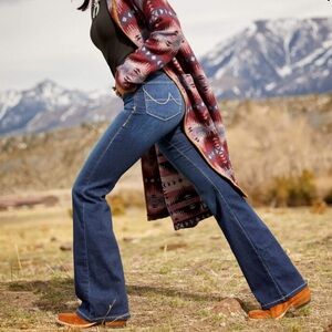 Ariat Ultra Stretch Perfect Rise Katie Flare Jean  size 30 Long